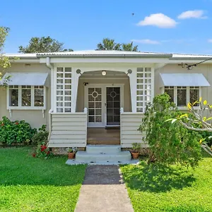  Holiday home 21 Carlyle Street - Australia